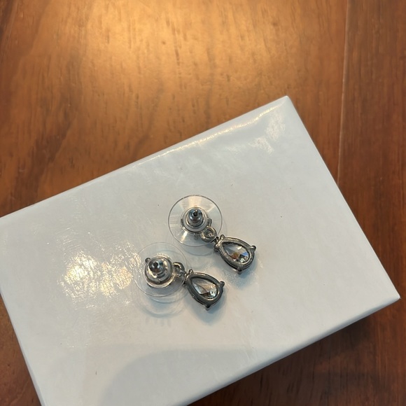 Earrings - Picture 3 of 5